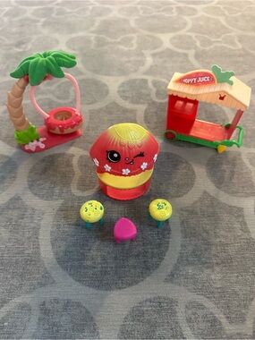 Shopkins 3 playsets-juice cart, donut swing & tropical fruit stand